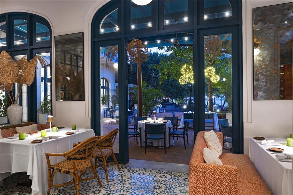 Santarena Hotel At Las Catalinas Restaurant bilde